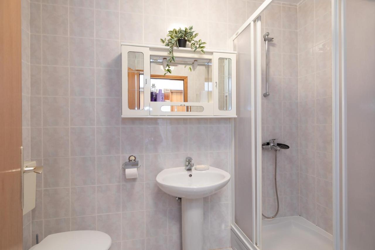 Apartment Valkovic Baska  Bagian luar foto